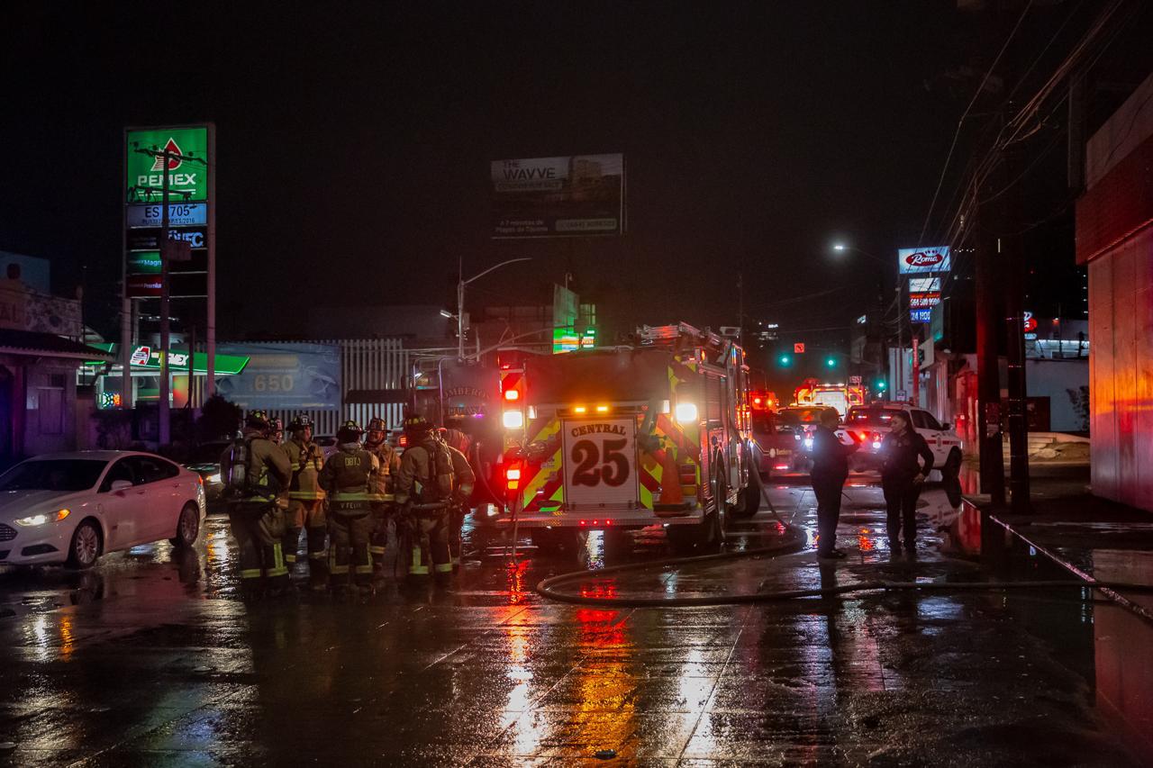 Arturo Rosales/ Border Zoom