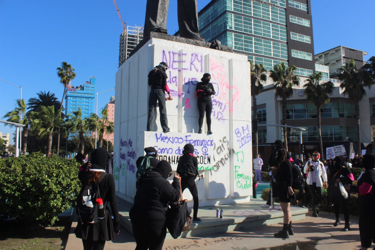 Marcha 8M en Tijuana